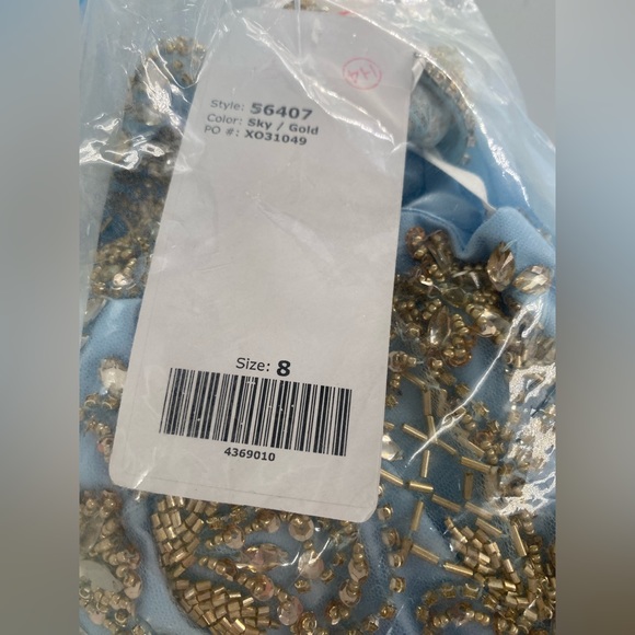 FIESTA GOWNS by HOUSE OF WU - Quinceanera Ball Gown - Picture 8 of 12